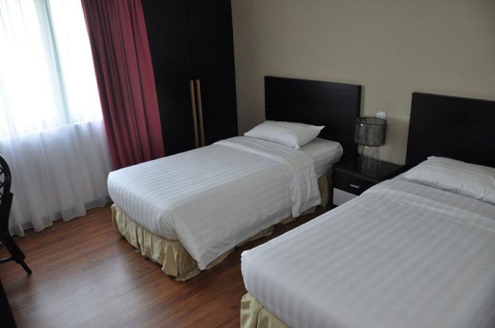Likas Square Apartment Hotel Kota Kinabalu Exteriör bild