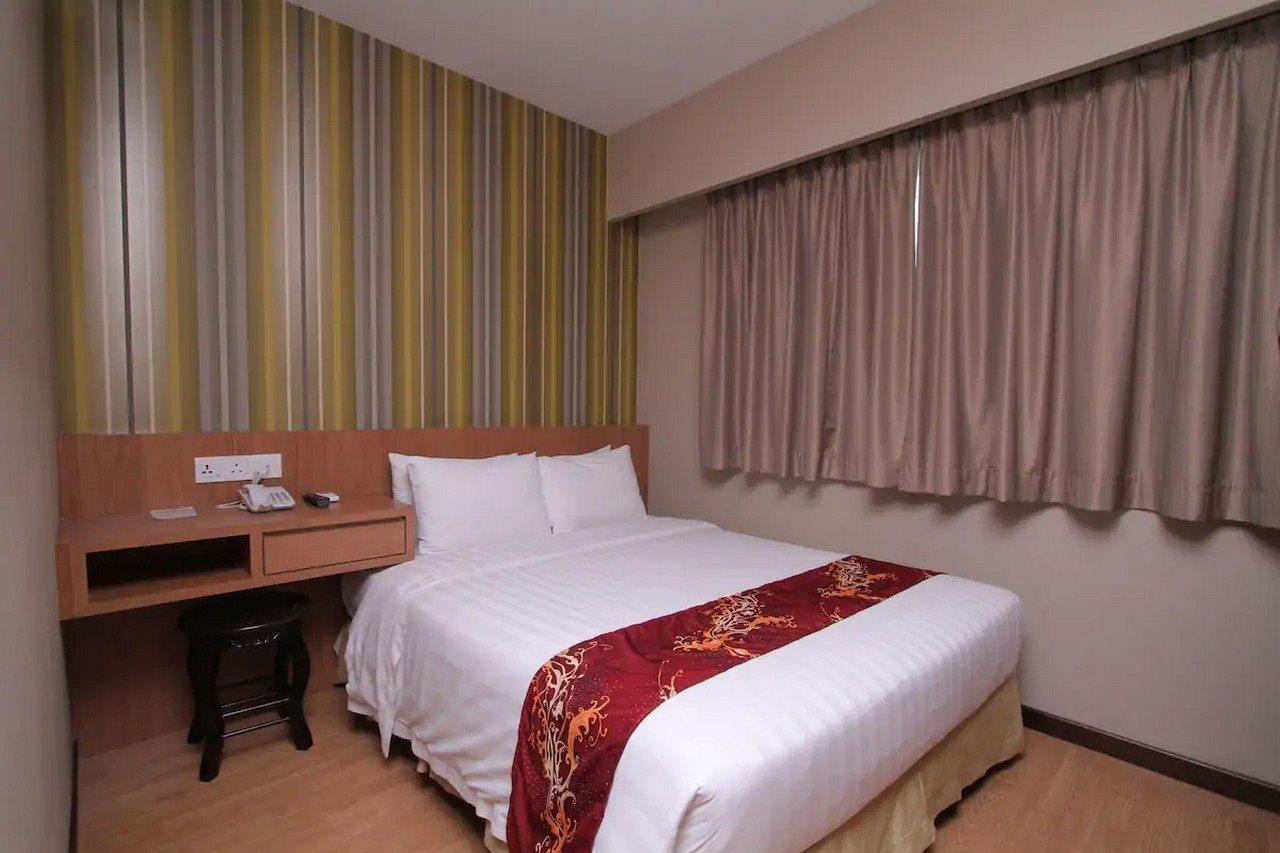 Likas Square Apartment Hotel Kota Kinabalu Exteriör bild