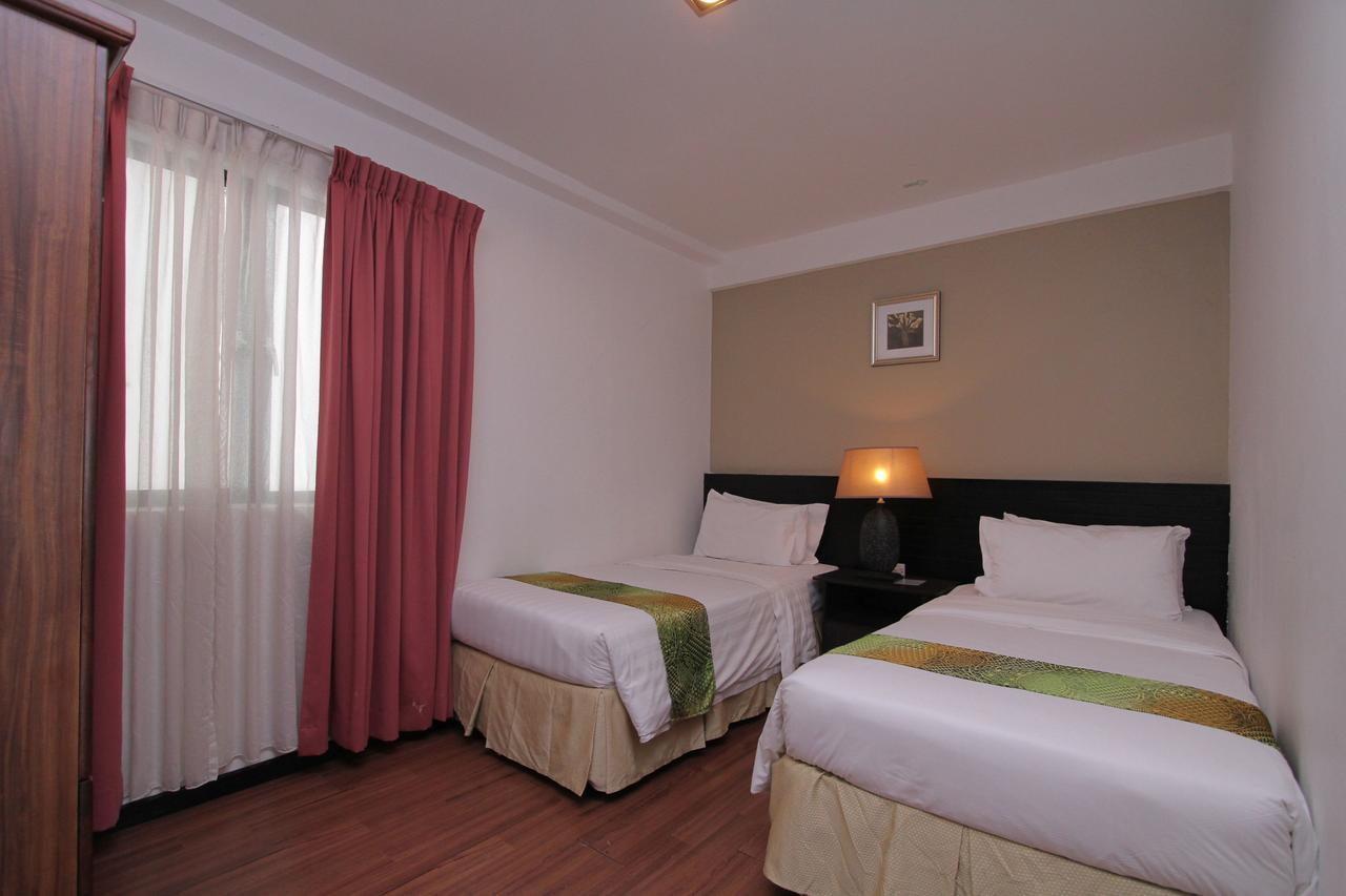 Likas Square Apartment Hotel Kota Kinabalu Exteriör bild