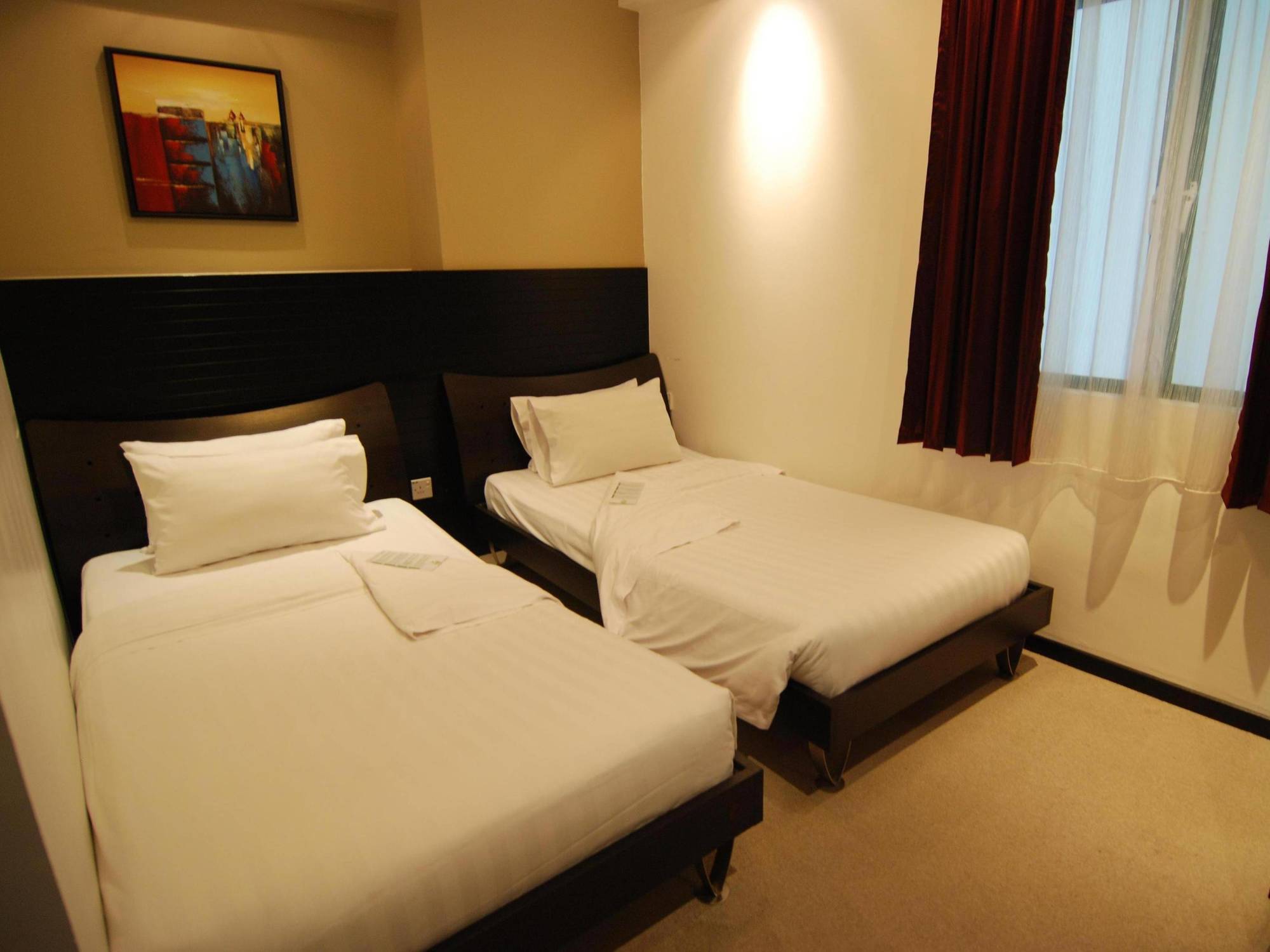 Likas Square Apartment Hotel Kota Kinabalu Exteriör bild
