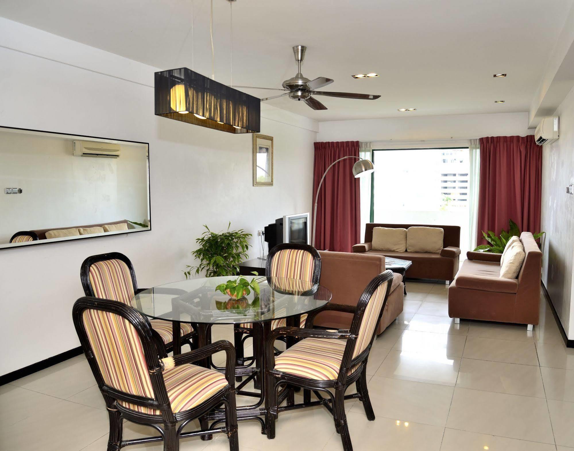 Likas Square Apartment Hotel Kota Kinabalu Exteriör bild