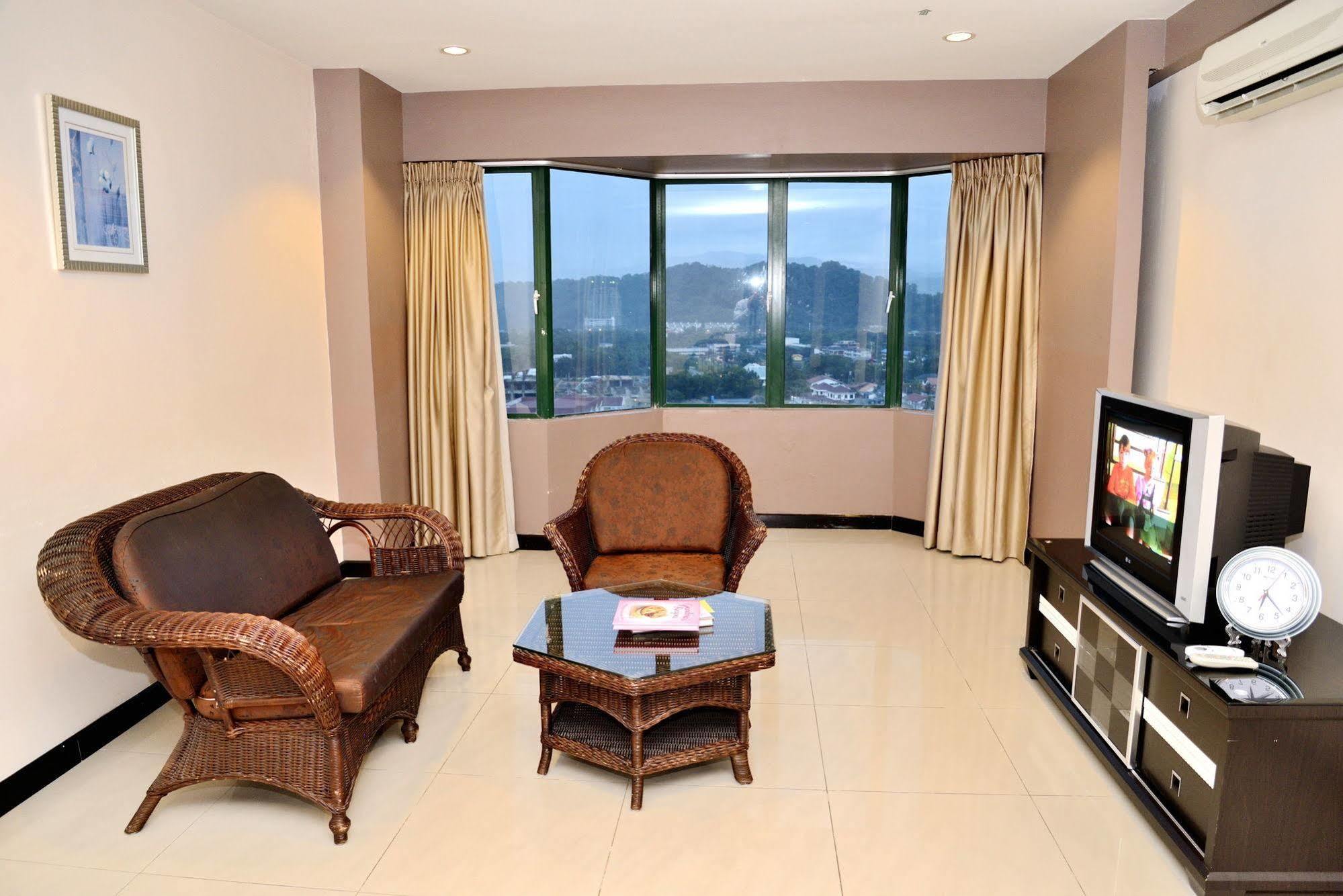 Likas Square Apartment Hotel Kota Kinabalu Exteriör bild