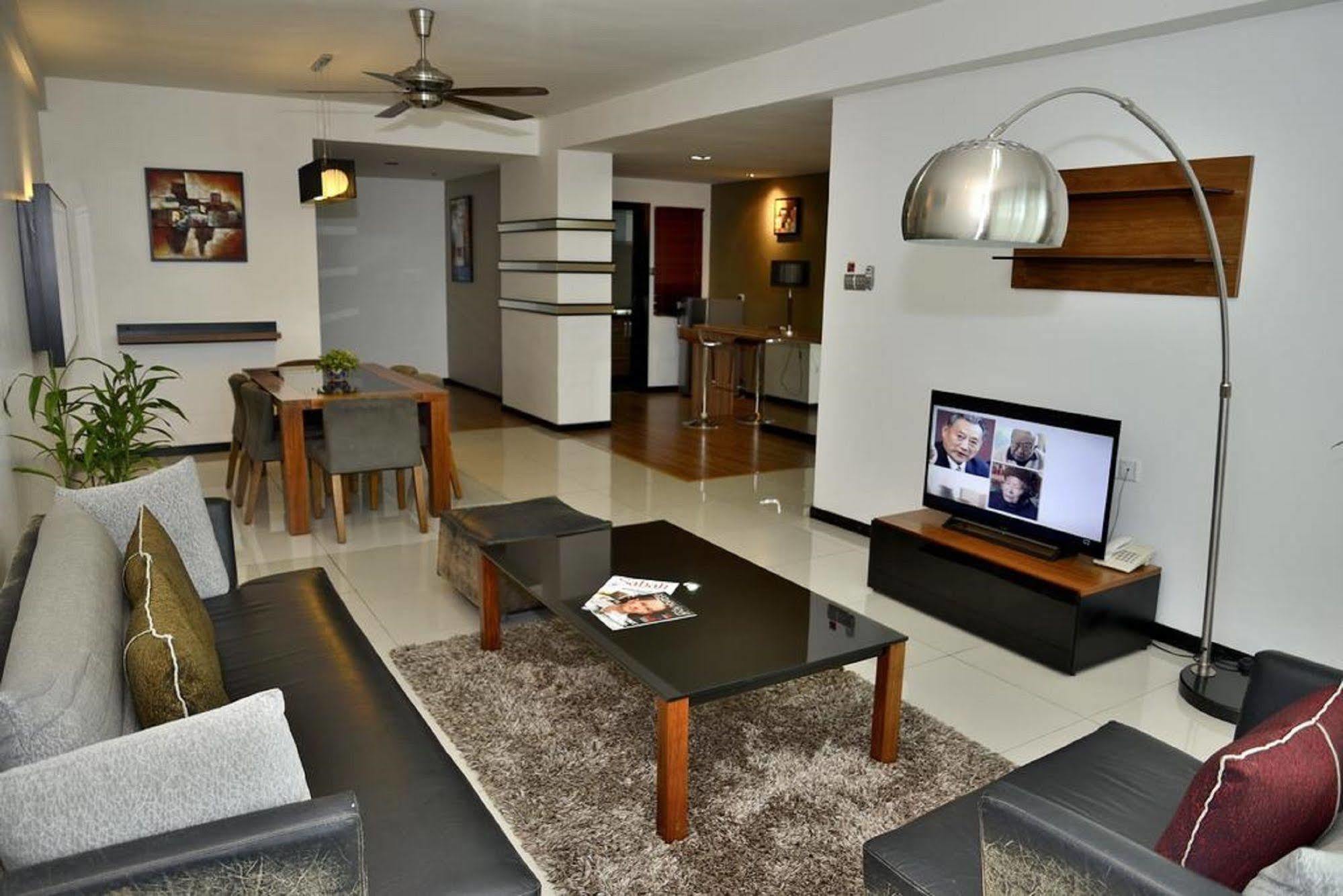 Likas Square Apartment Hotel Kota Kinabalu Exteriör bild