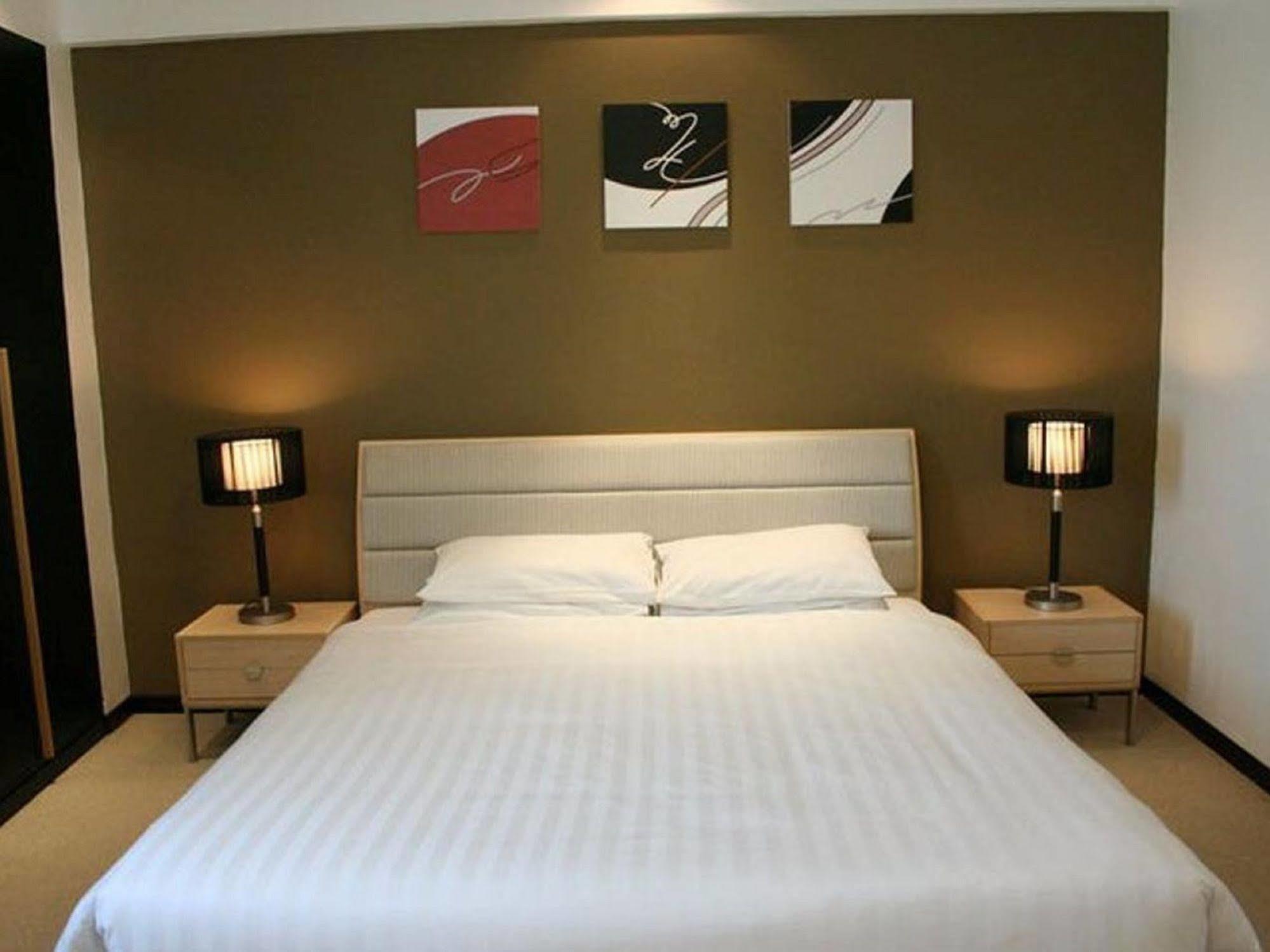 Likas Square Apartment Hotel Kota Kinabalu Exteriör bild