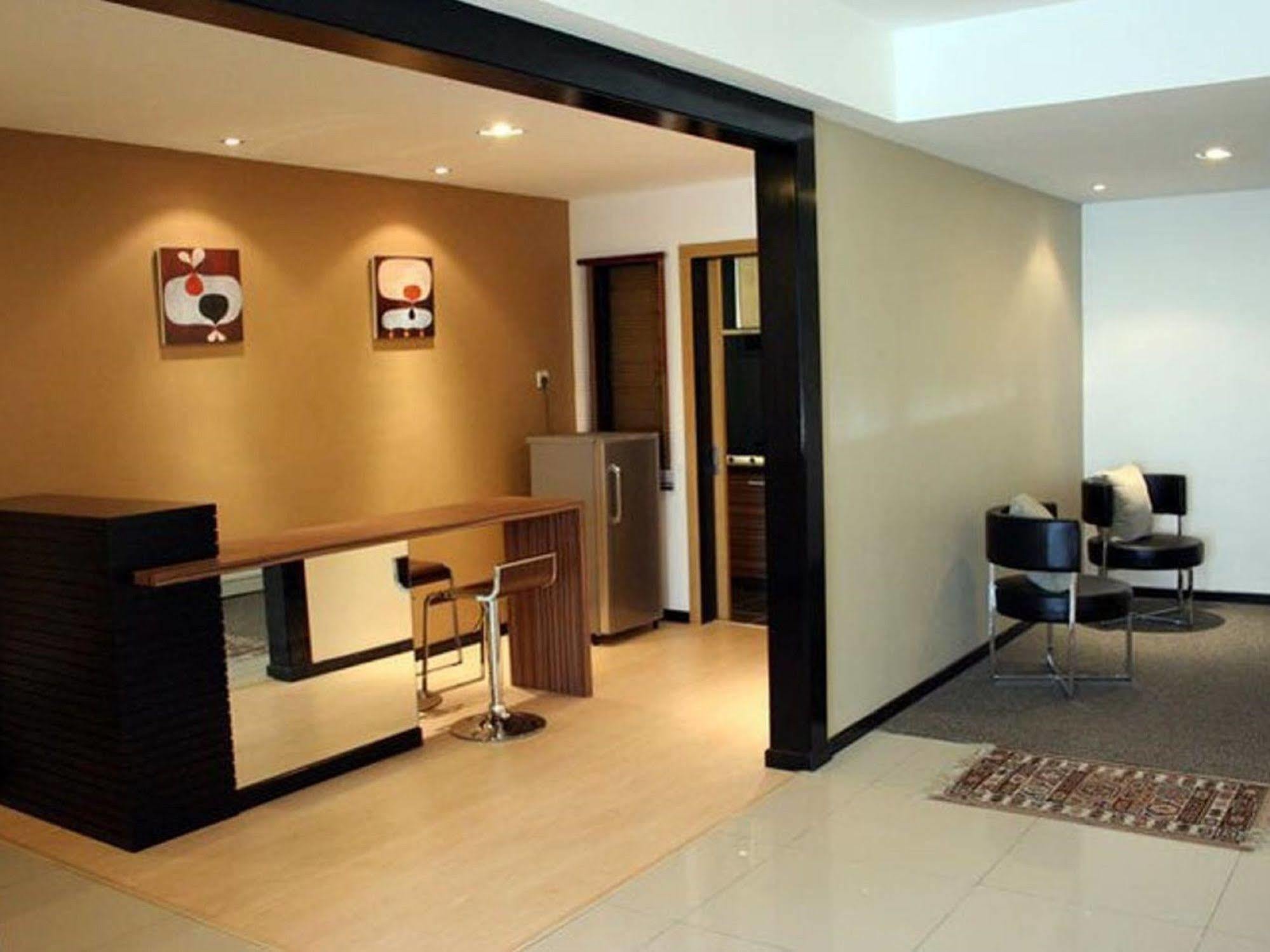 Likas Square Apartment Hotel Kota Kinabalu Exteriör bild