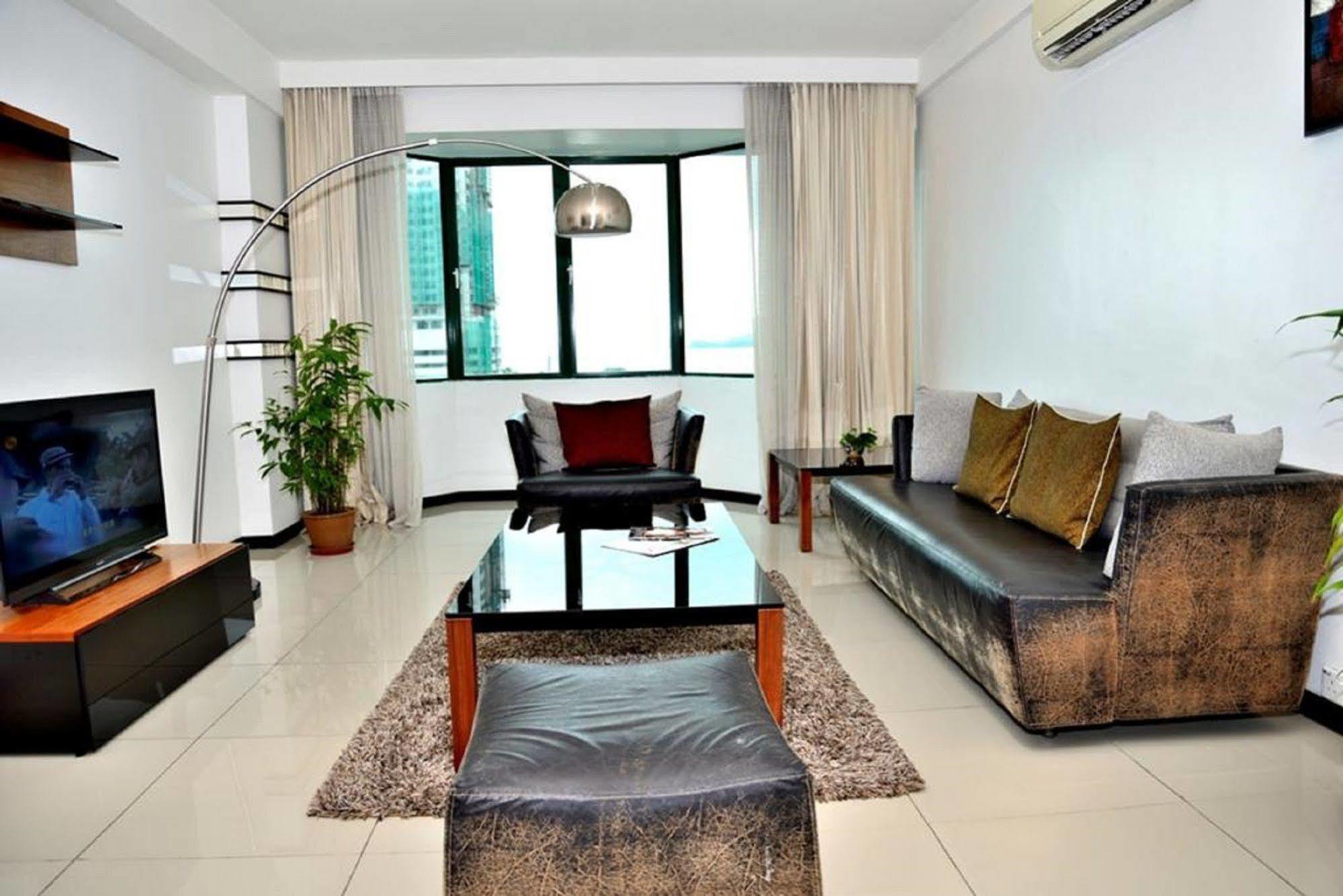 Likas Square Apartment Hotel Kota Kinabalu Exteriör bild