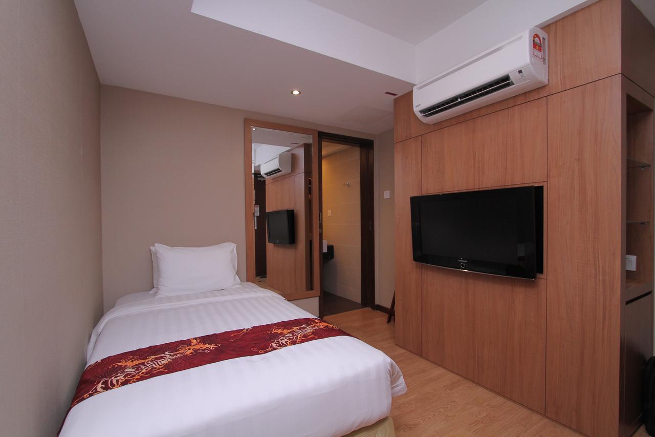 Likas Square Apartment Hotel Kota Kinabalu Exteriör bild